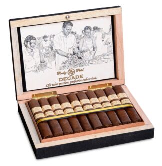 rocky patel robusto decade box open